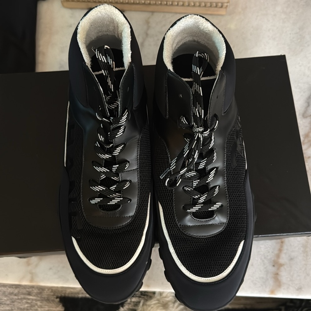 Chanel men’s sneakers G34459Y51526Calfskin/mesh/lycra size 45 Black. - Picture 4 of 10